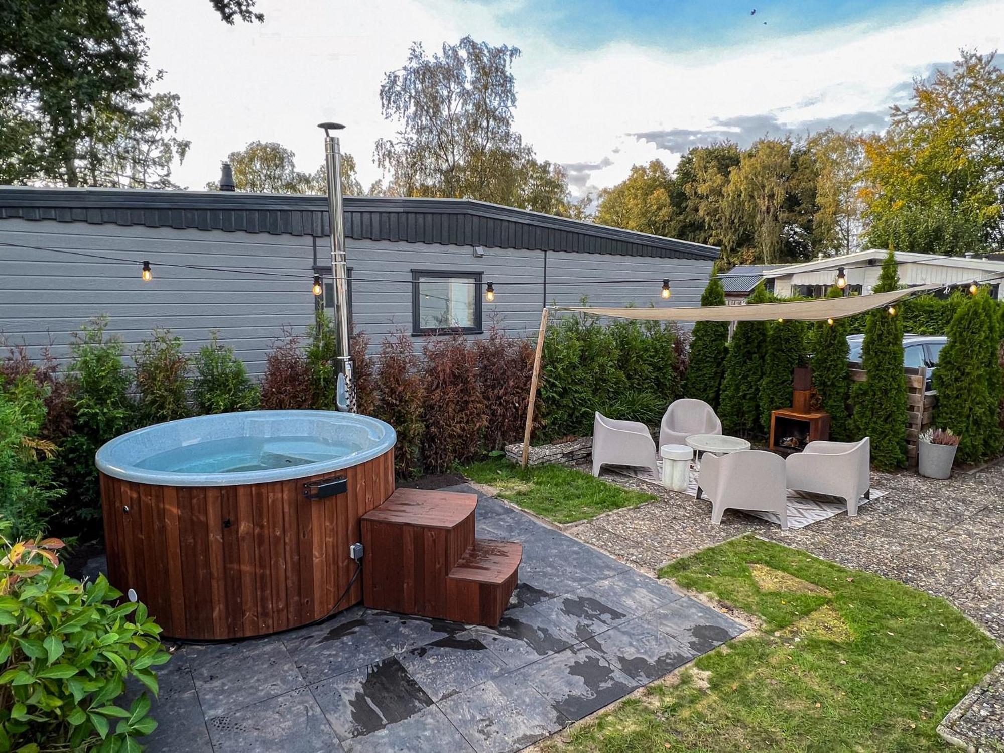Bosrijk Chalet - Hottub - Veluwe Putten Exterior foto